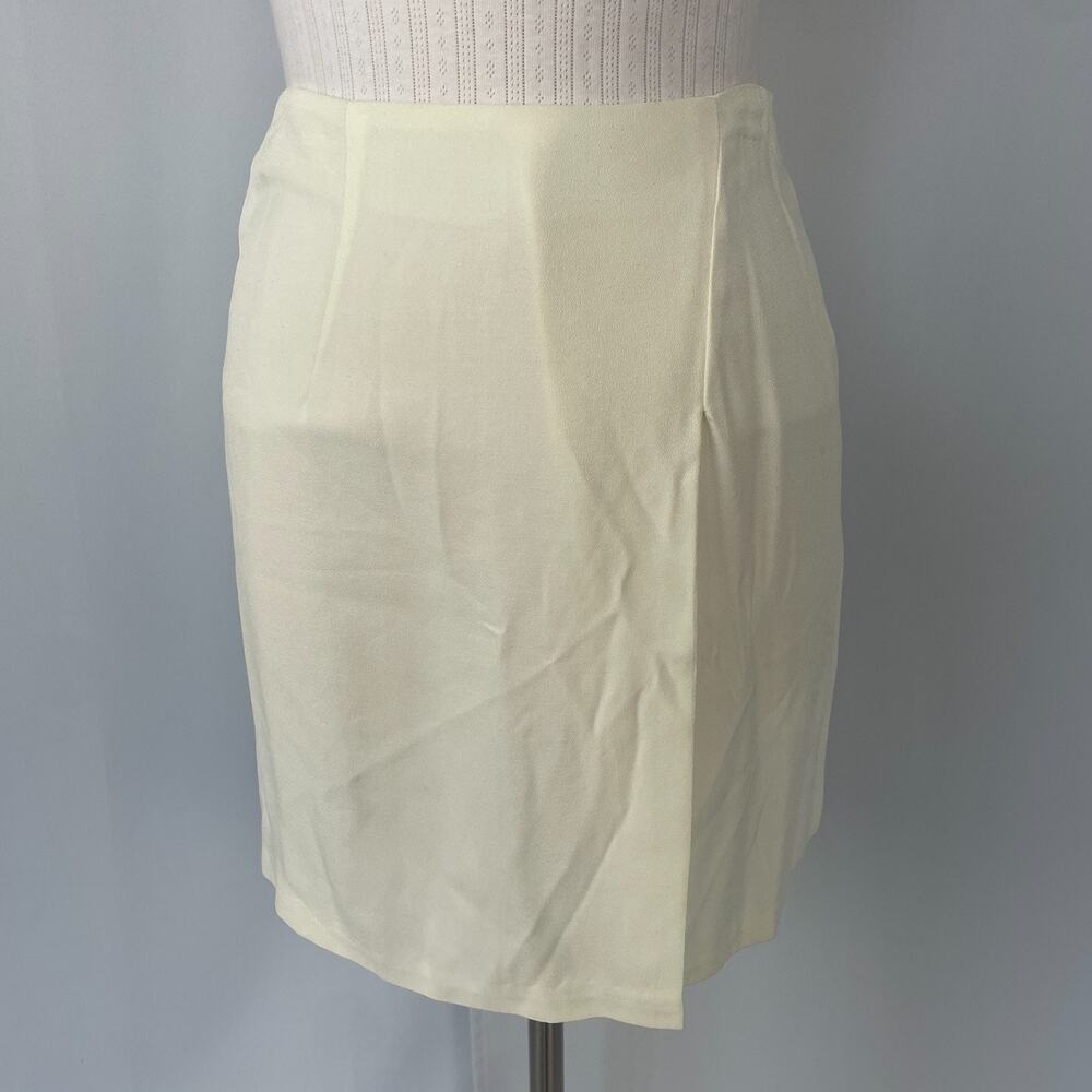 Vintage Mini Skirt Size 10 Cream Off White Minimal Preppy Academia Summer Casual